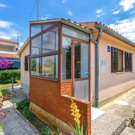 House Casa Lucia Сasa de vacaciones *